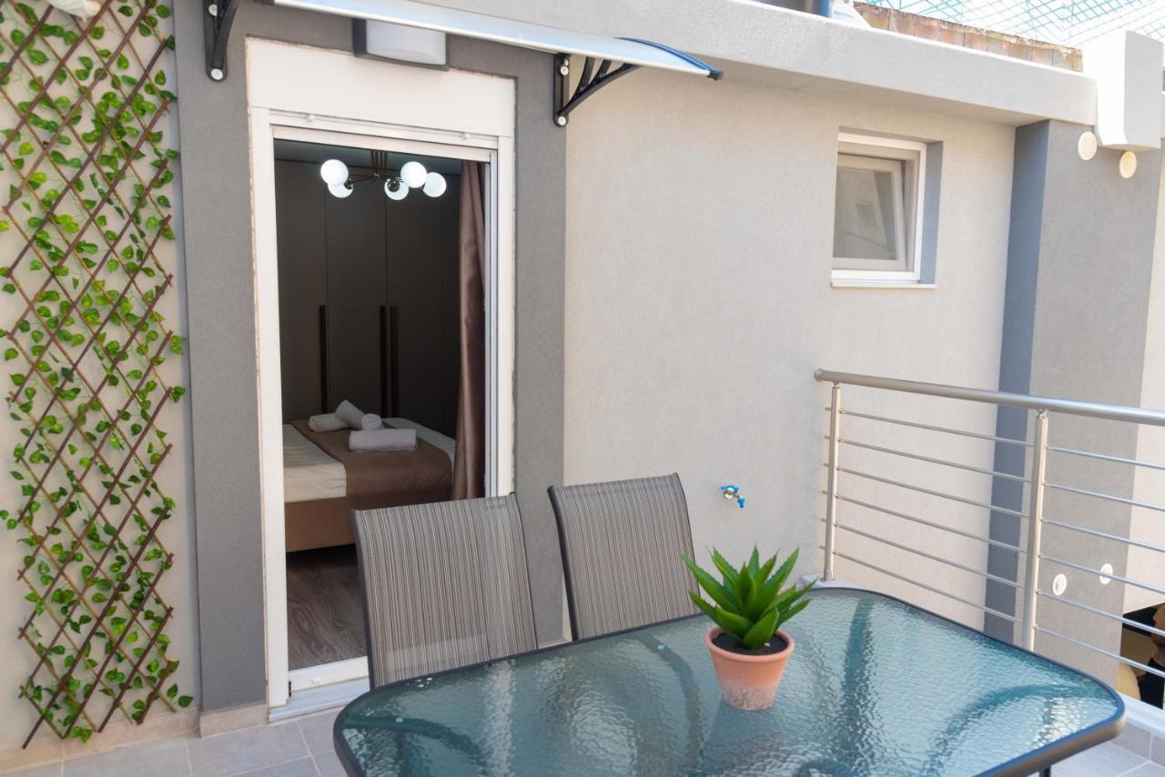Stylishly Decorated House - Free Private Parking! Appartement