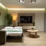 Stylishly Decorated House - Free Private Parking!